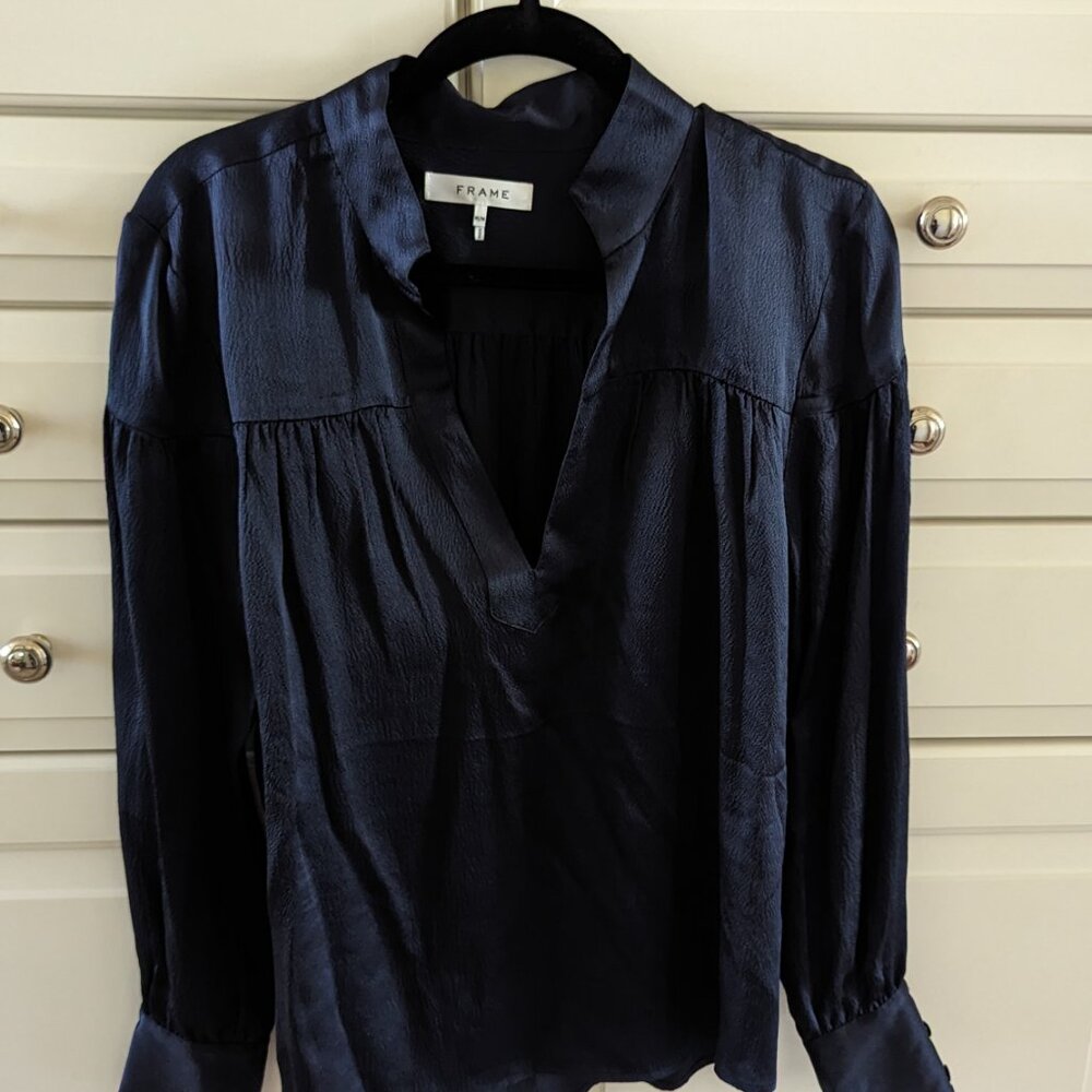 Frame Shirred Hammered Silk Popover Shirt in Navy